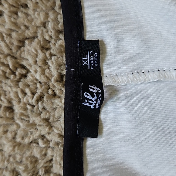 Lily Elegant Gray and Black Women's Top, Size XL - Picture 2 of 7